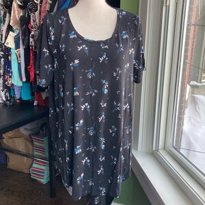 Women's Floral Top XL Black Floral Print size XL
